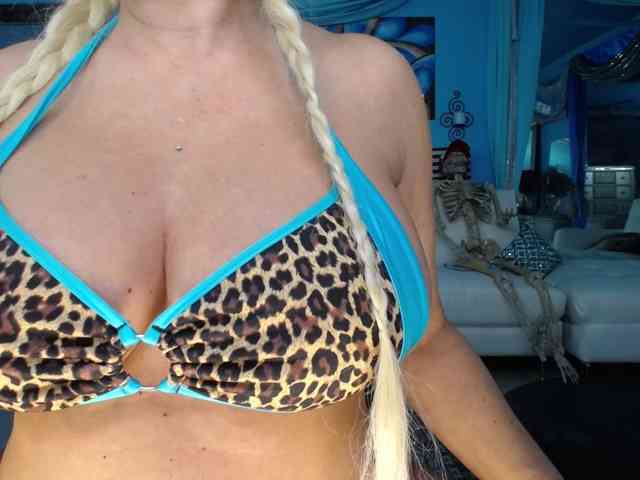 adrianna_fox