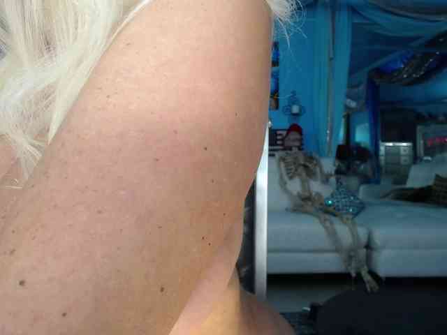 adrianna_fox webcam