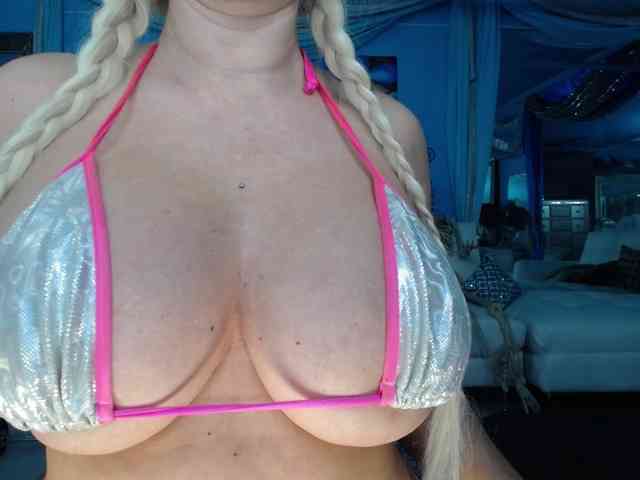 adrianna_fox