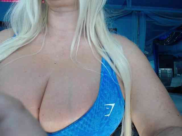 adrianna_fox