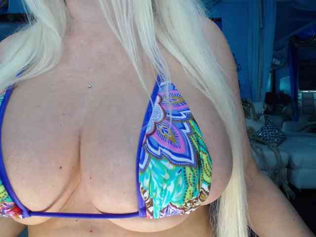 adrianna_fox