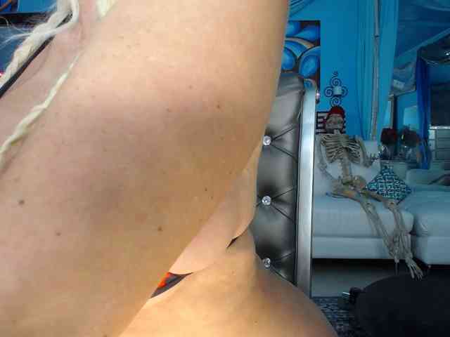 adrianna_fox webcam