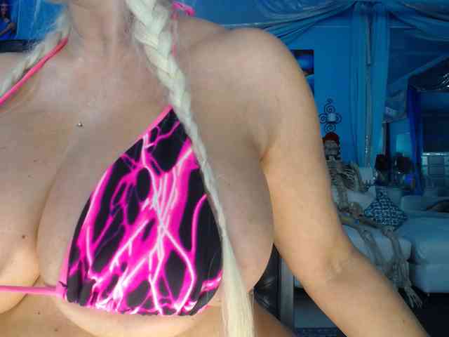 adrianna_fox webcam