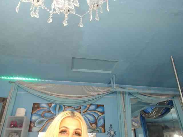 adrianna_fox webcam