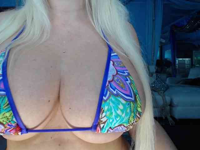 adrianna_fox