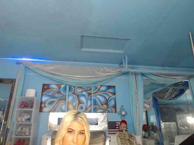 adrianna_fox webcam