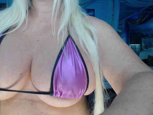 adrianna_fox