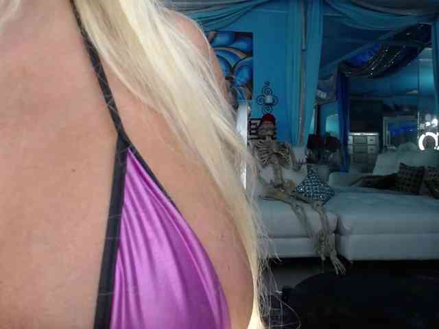 adrianna_fox