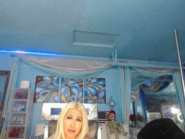 adrianna_fox webcam