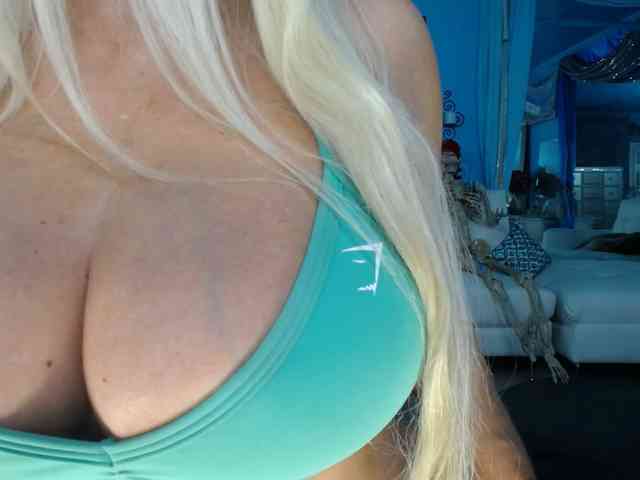 adrianna_fox webcam