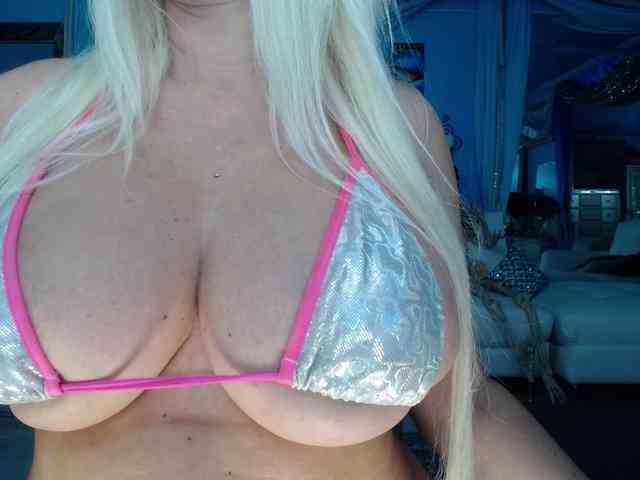 adrianna_fox webcam