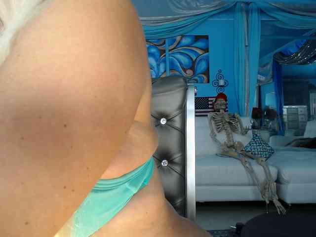 adrianna_fox webcam
