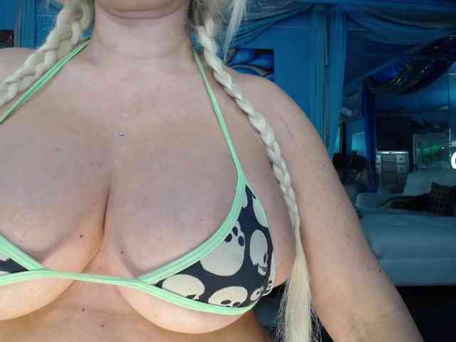 adrianna_fox