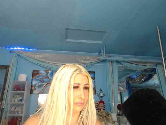 adrianna_fox webcam