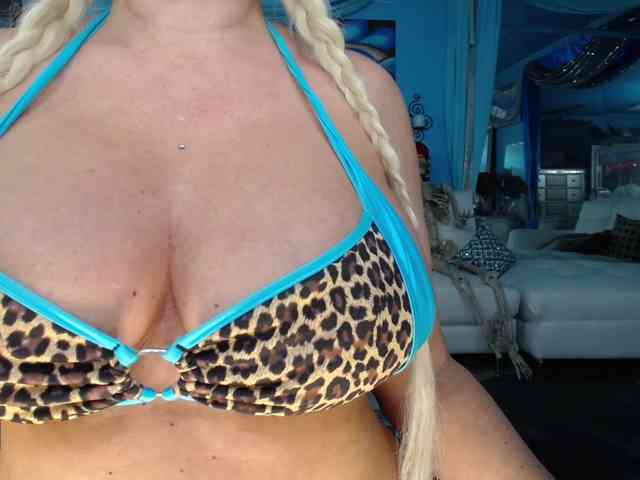 adrianna_fox webcam