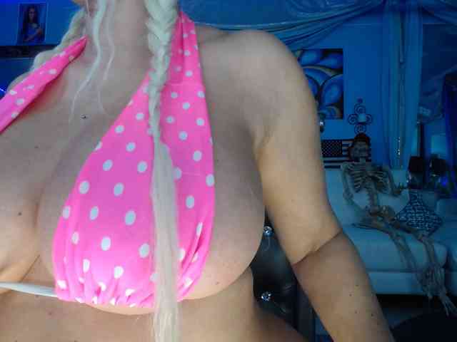 adrianna_fox webcam