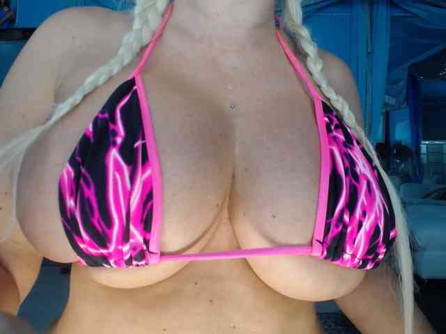 adrianna_fox webcam
