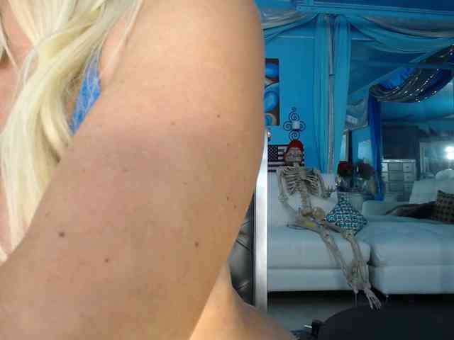 adrianna_fox webcam