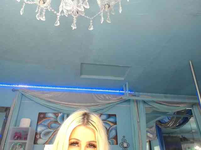 adrianna_fox webcam