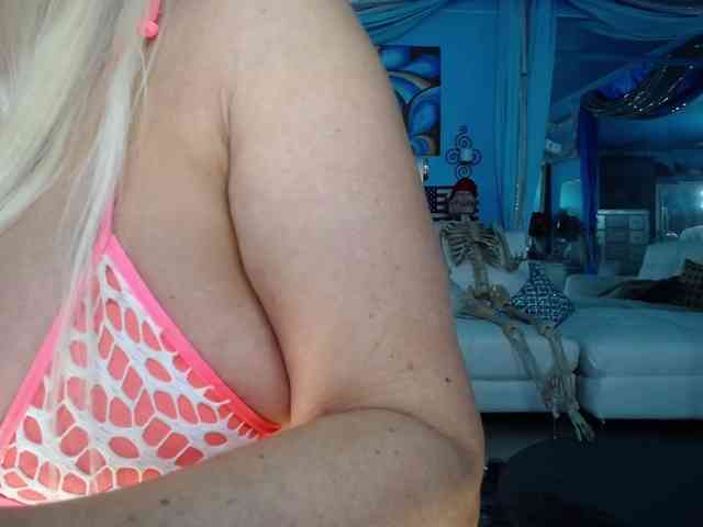 adrianna_fox webcam
