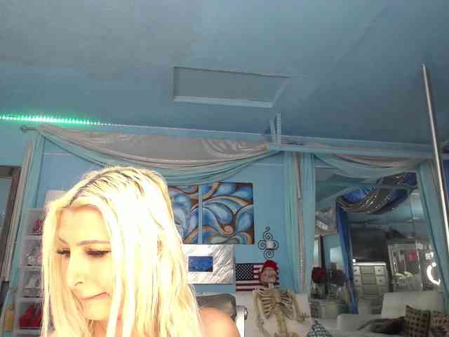 adrianna_fox