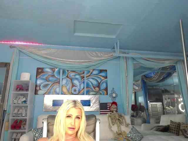 adrianna_fox