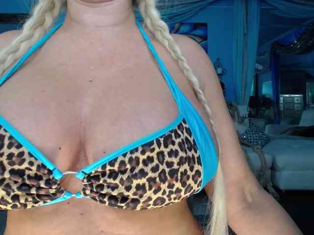 adrianna_fox