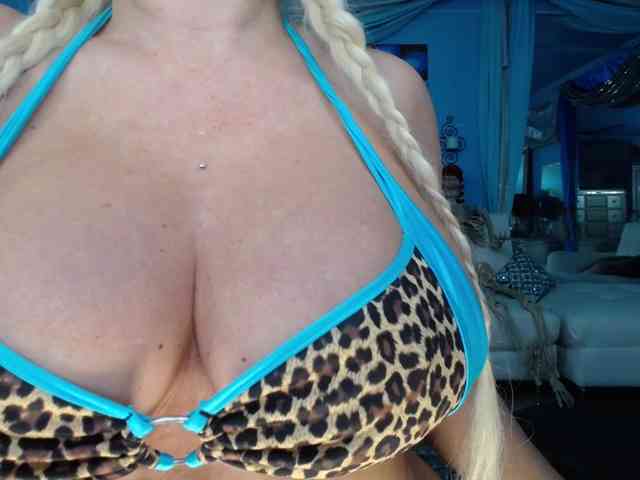 adrianna_fox