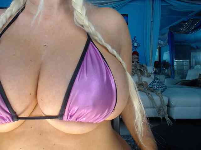 adrianna_fox
