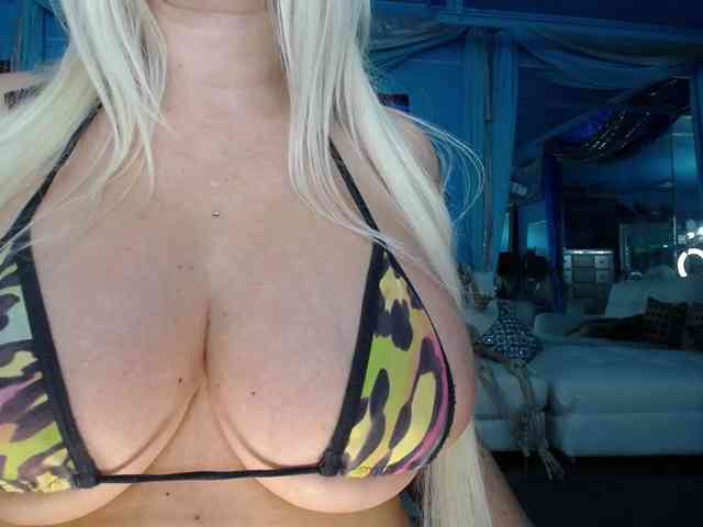 adrianna_fox webcam