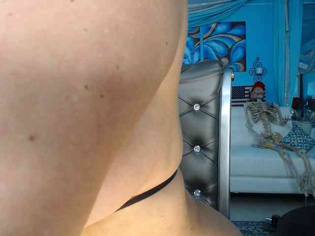 adrianna_fox webcam