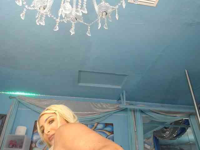 adrianna_fox webcam