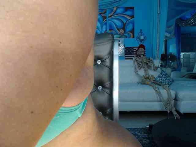 adrianna_fox Live Webcam on BongaCams