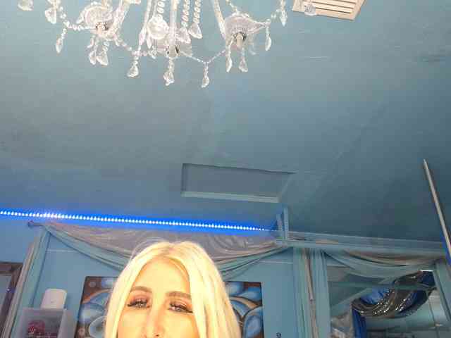 adrianna_fox webcam