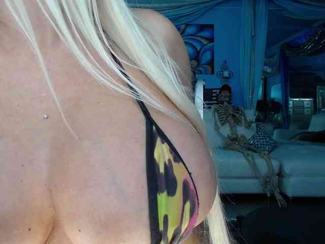 adrianna_fox