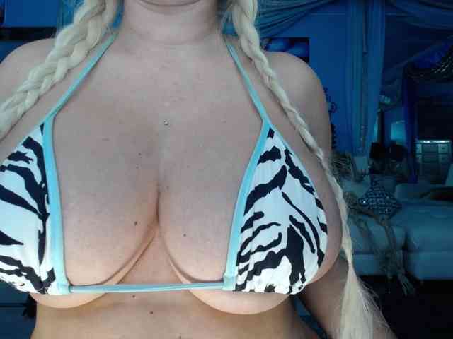 adrianna_fox adrianna_fox