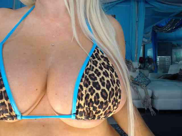 adrianna_fox