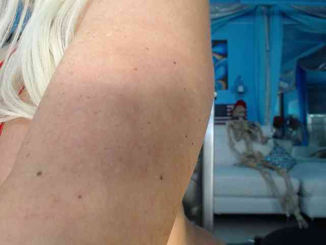 adrianna_fox
