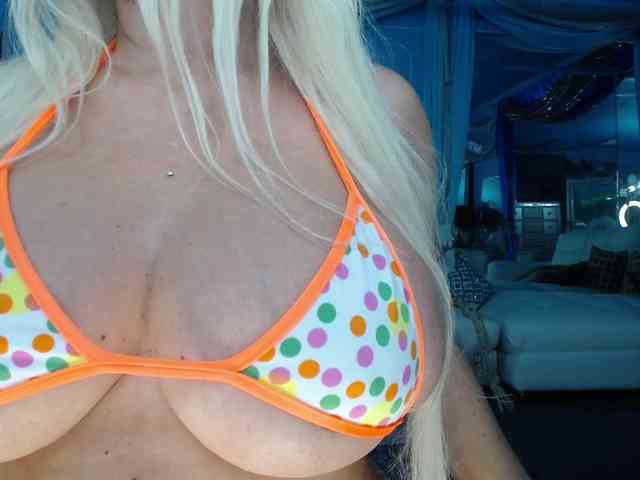 adrianna_fox adrianna_fox
