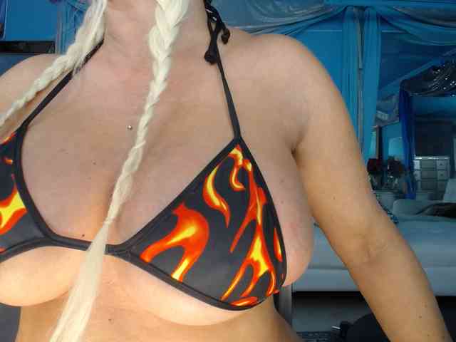 adrianna_fox webcam