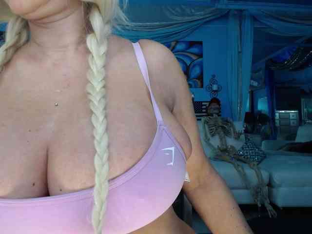adrianna_fox