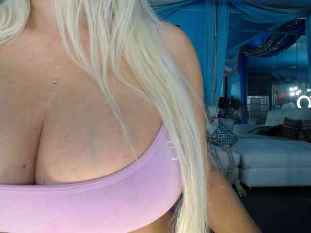 adrianna_fox webcam