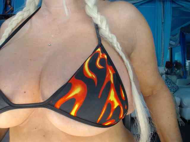 adrianna_fox webcam