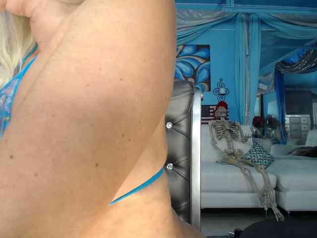 adrianna_fox webcam