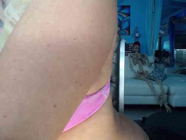 adrianna_fox webcam
