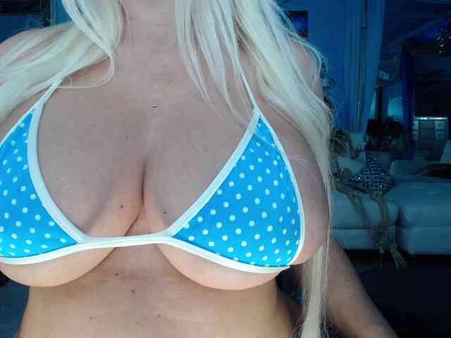 adrianna_fox webcam