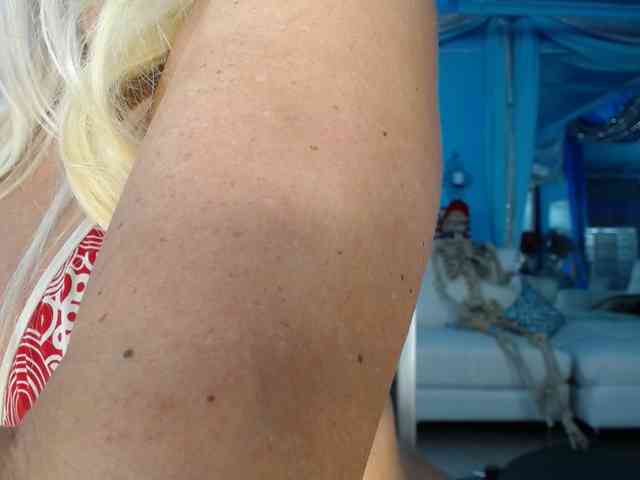 adrianna_fox webcam