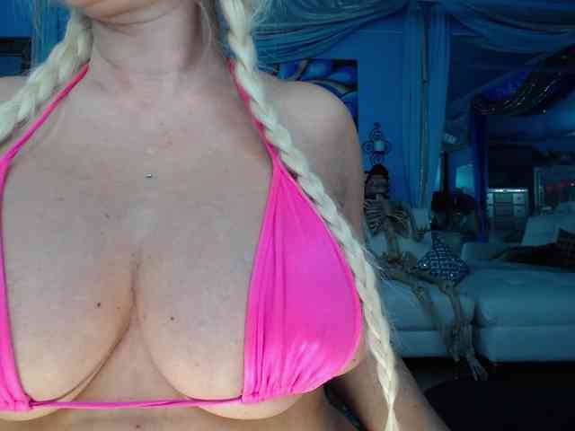 adrianna_fox