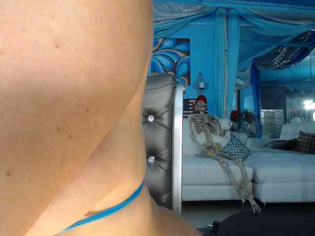 adrianna_fox Live Webcam on BongaCams