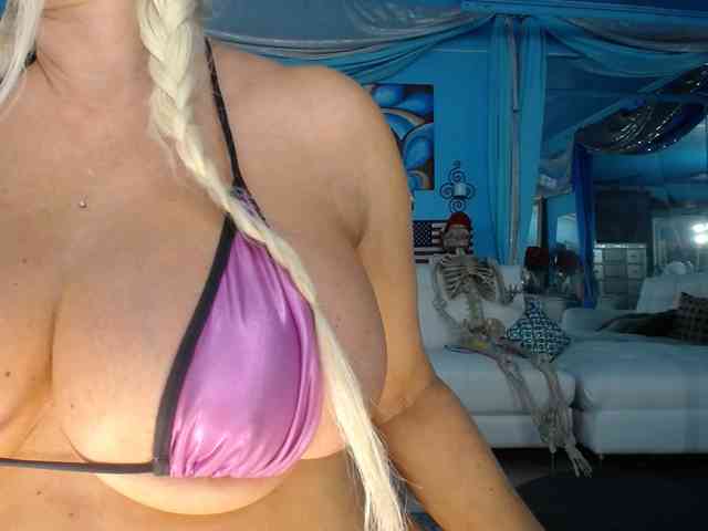 adrianna_fox